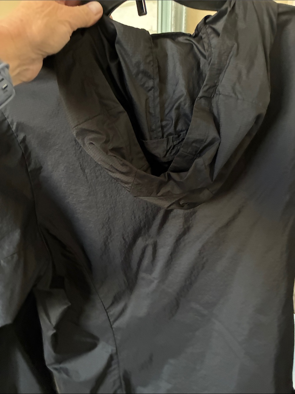 Patagonia Women’s Black Lightweight Hooded Jacket - Picture 3 of 3